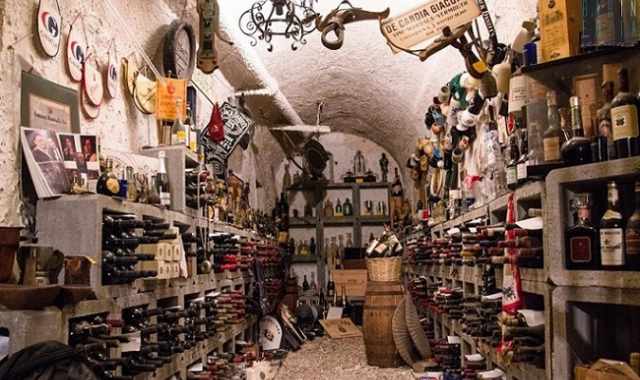 Il museo del vino dell'enoteca De Candia, testimonianza di una Carrassi che non c' pi